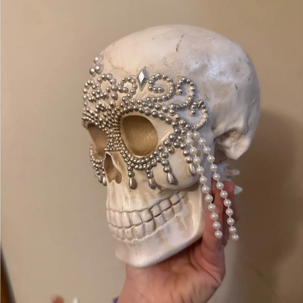 Embellished Decorative Skull Accent - White with Silver Beading NEW - Picture 2 of 4